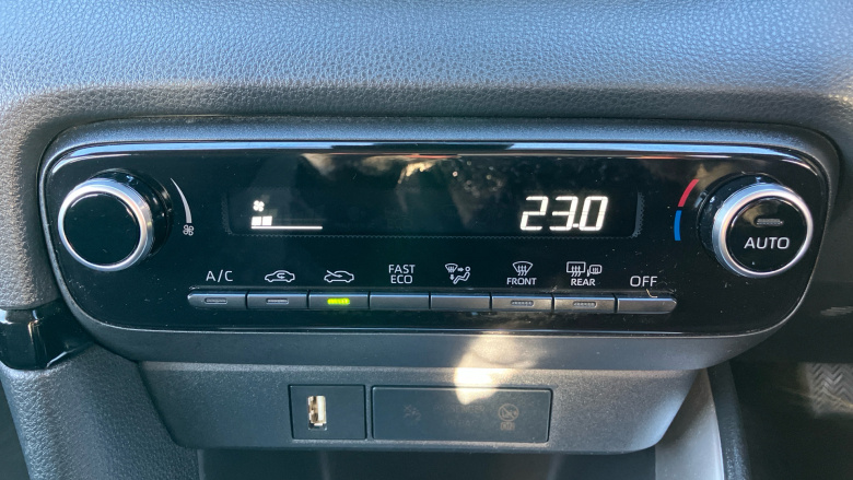 Toyota Yaris 1.5 Hybrid Icon 5dr CVT Hybrid Hatchback